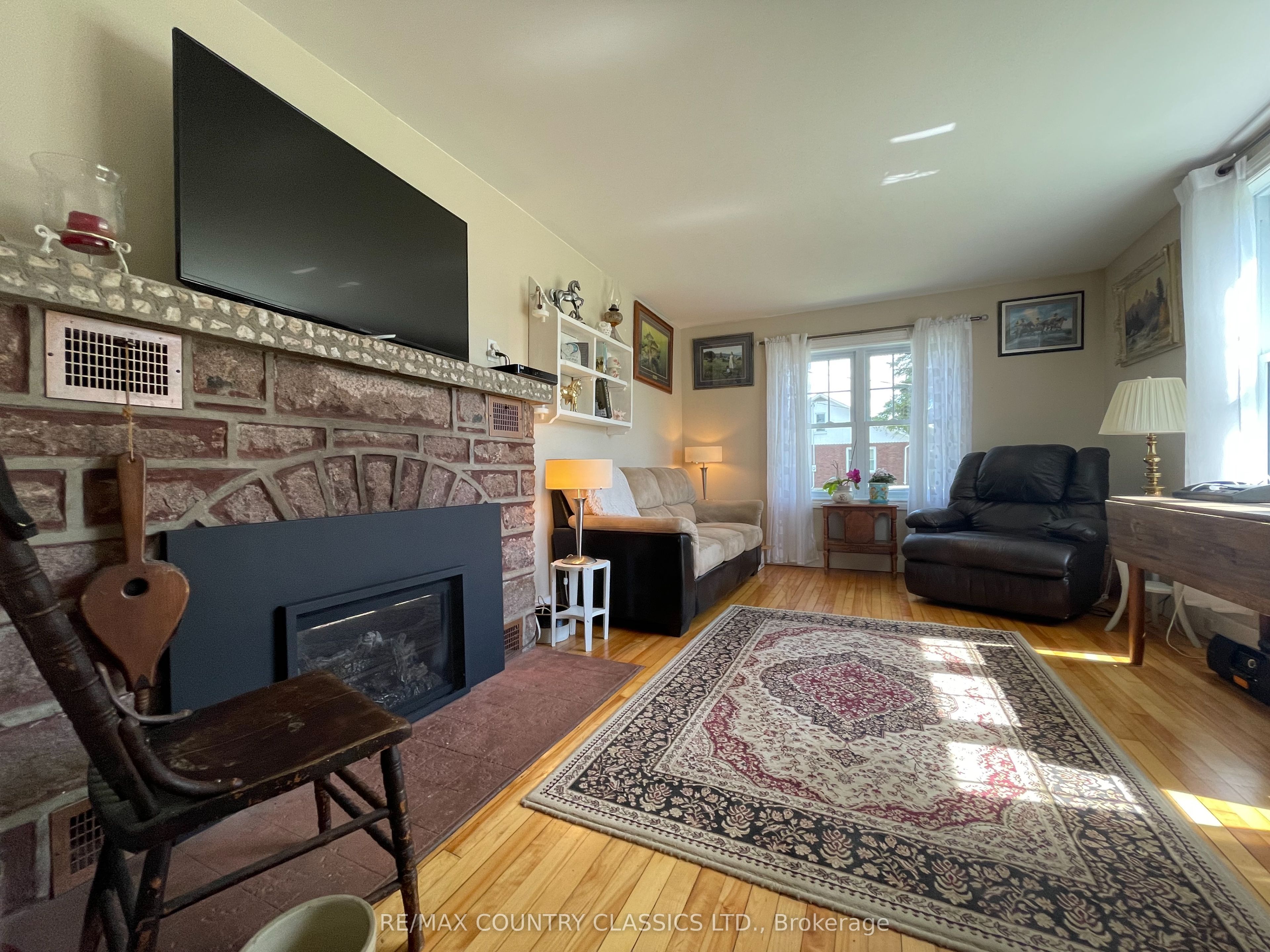 45 Wollaston Lk Road Property Photo 10