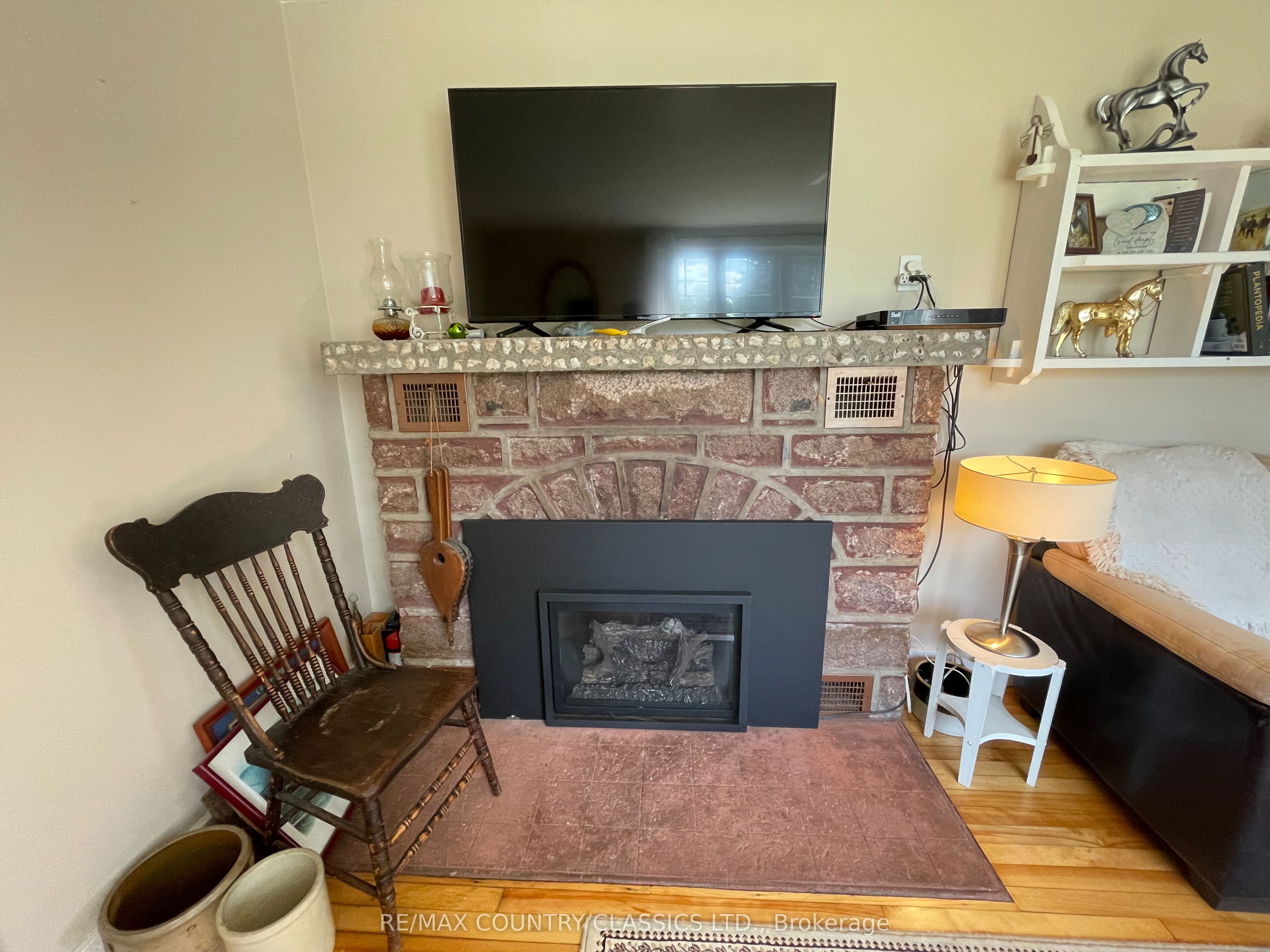 45 Wollaston Lk Road Property Photo 11