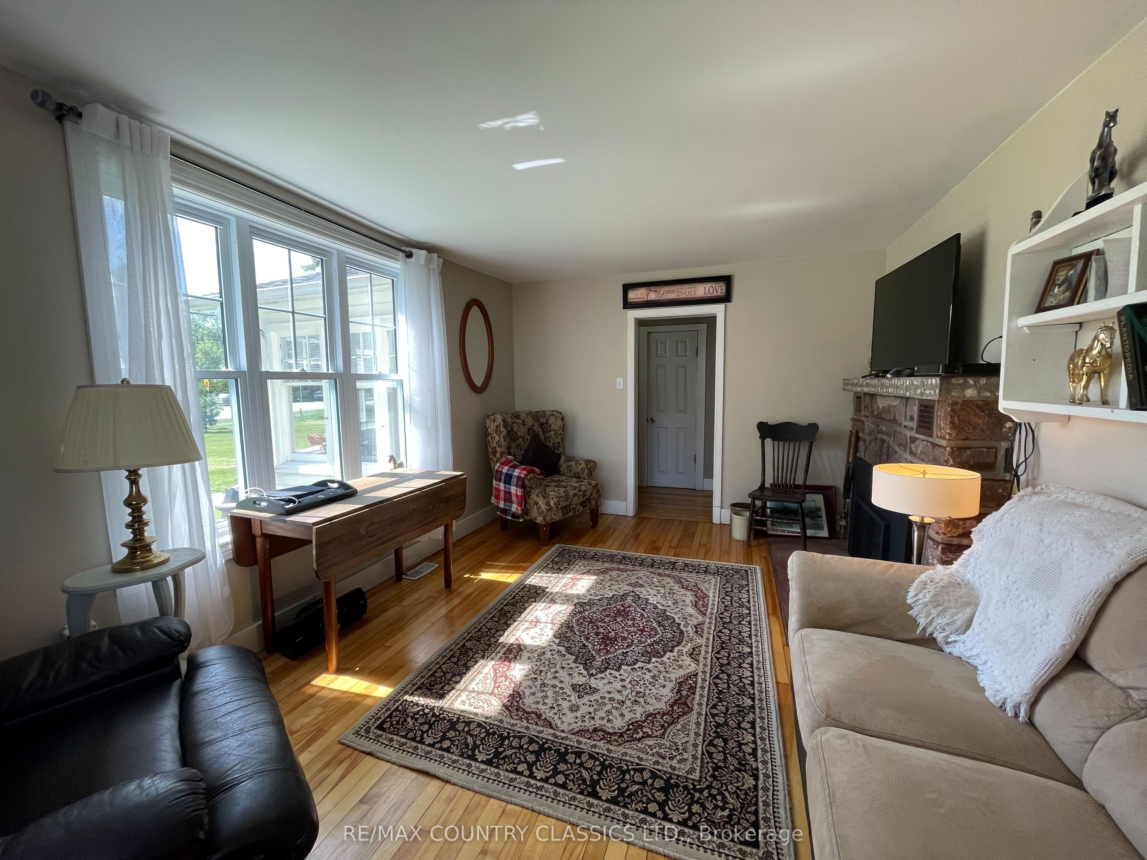 45 Wollaston Lk Road Property Photo 12