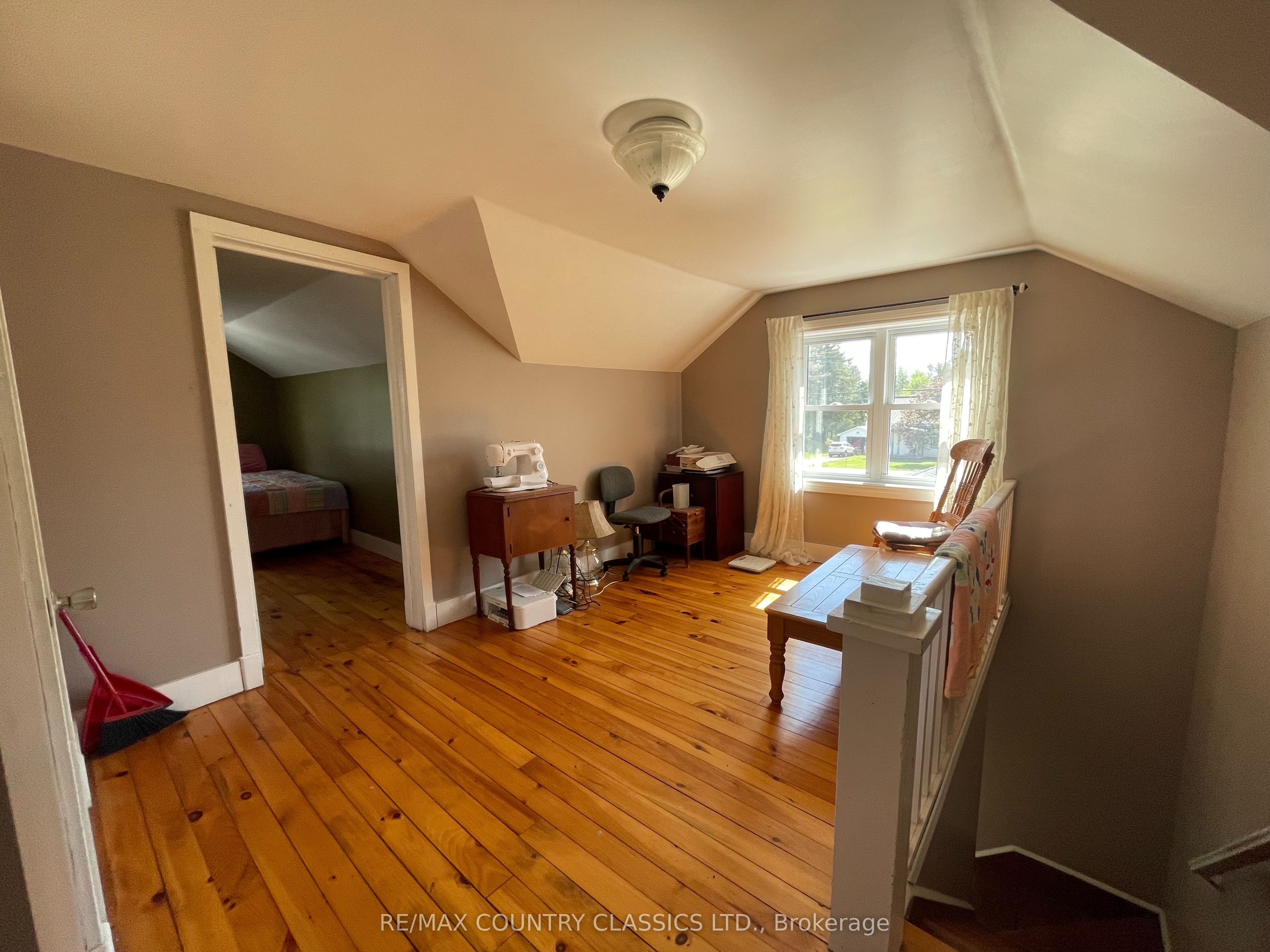 45 Wollaston Lk Road Property Photo 19