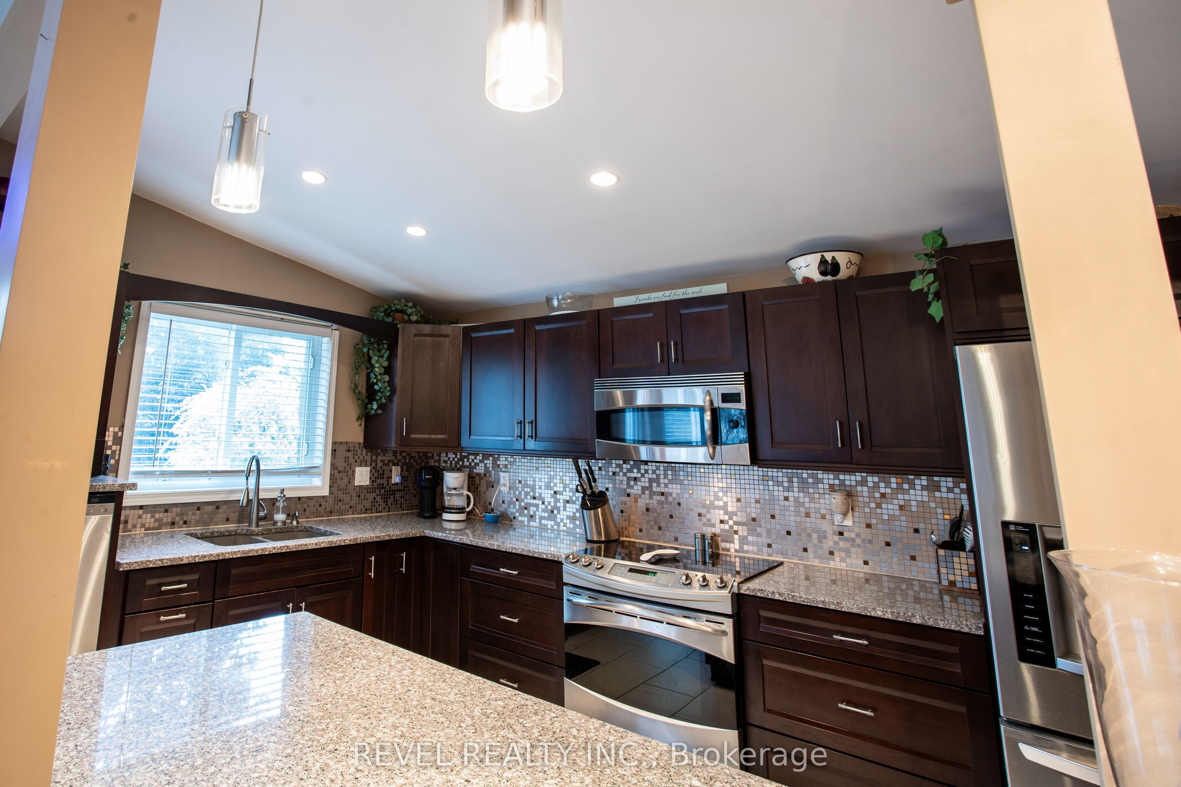 403 Apache Street Property Photo 11