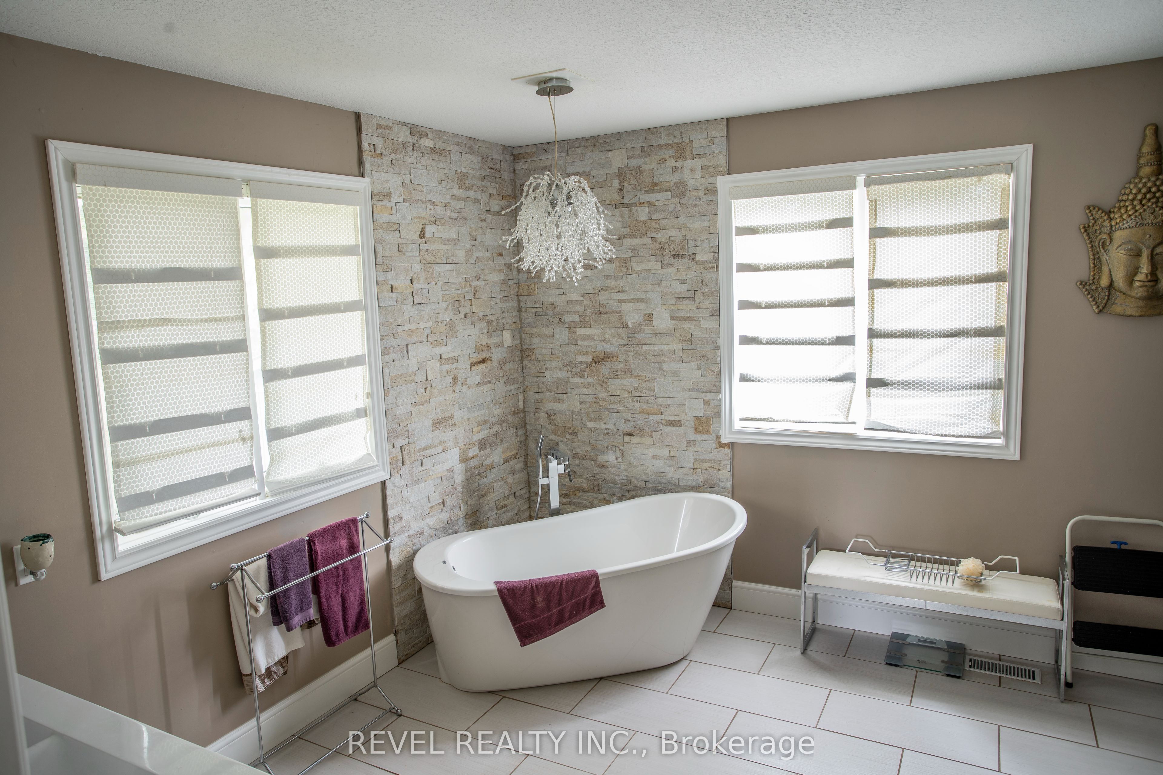 403 Apache Street Property Photo 19