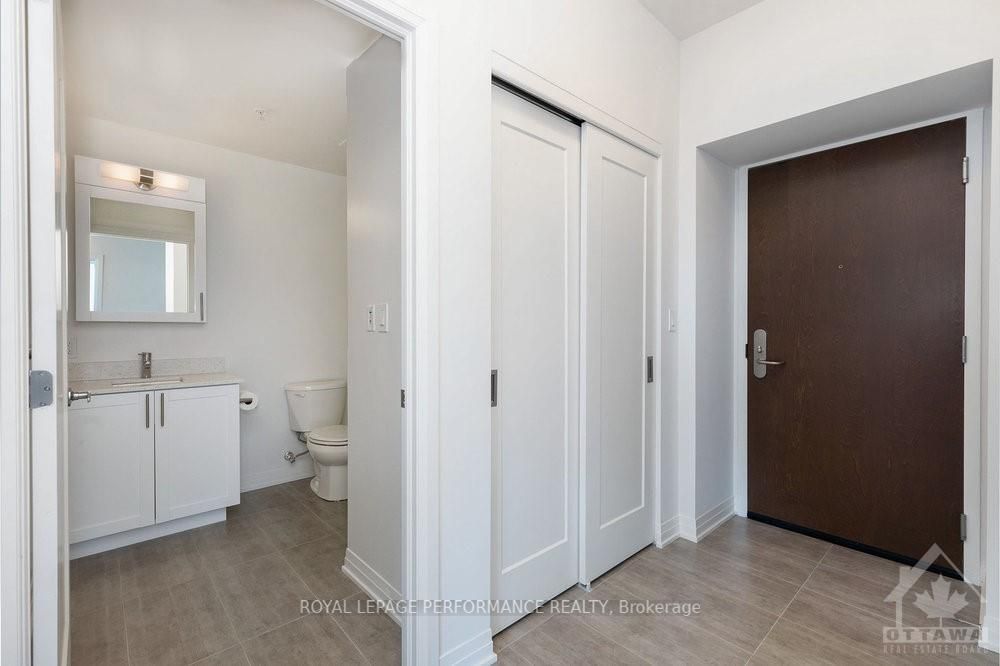 #2508 - 805 Carling Avenue Property Photo 16