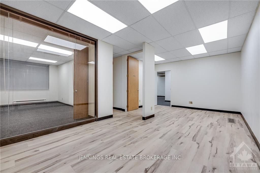 #105 - 141 Laurier West Avenue Property Photo 5