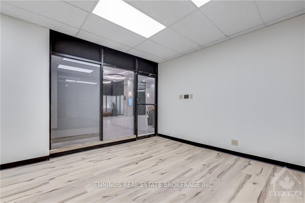 #105 - 141 Laurier West Avenue Property Photo 6