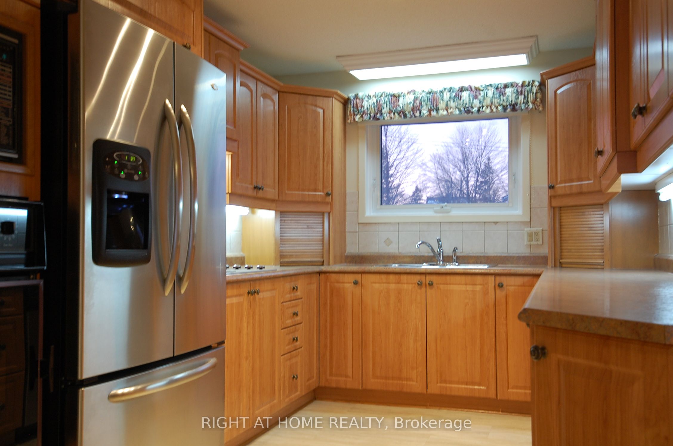 1835 Chemin Du Traversier Road Property Photo 10