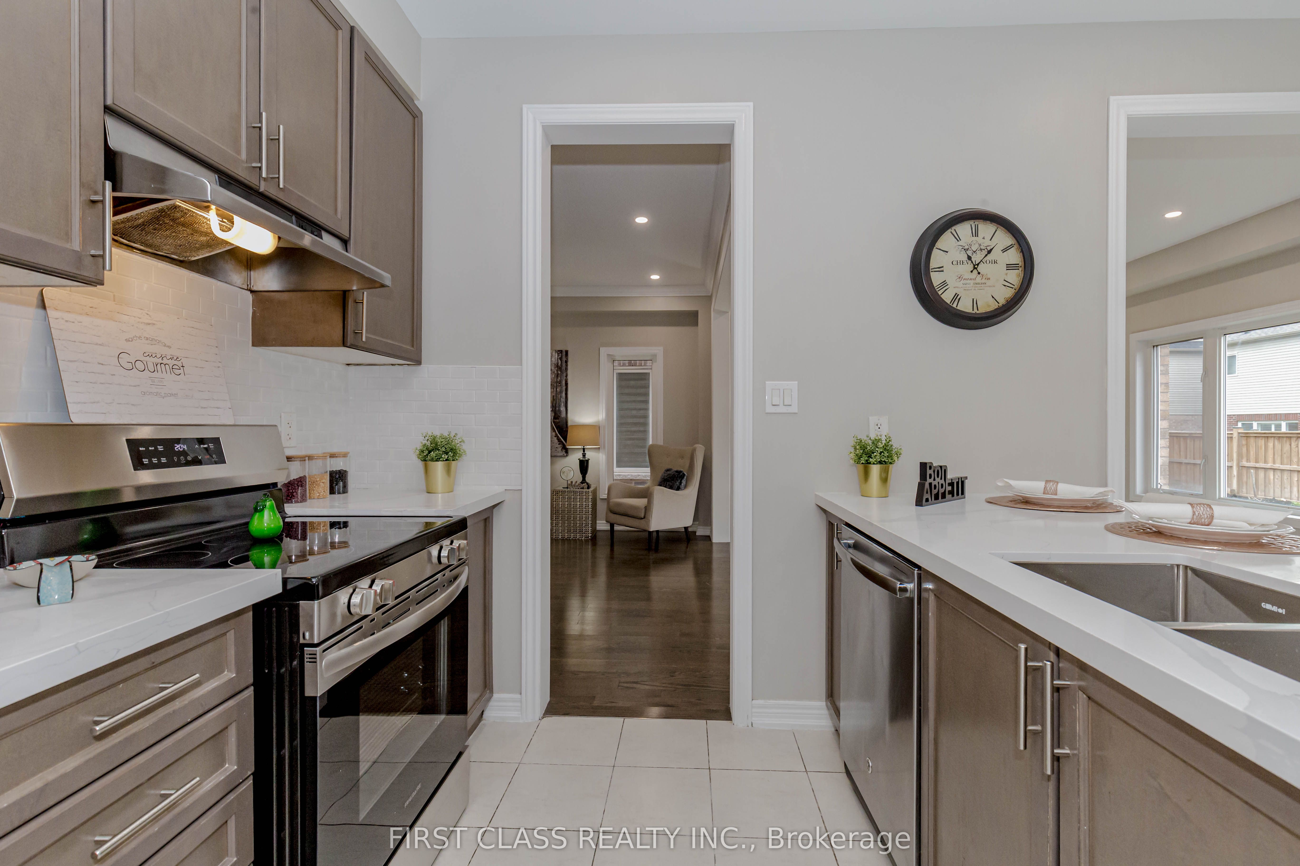 24 Weatherall Avenue Property Photo 22