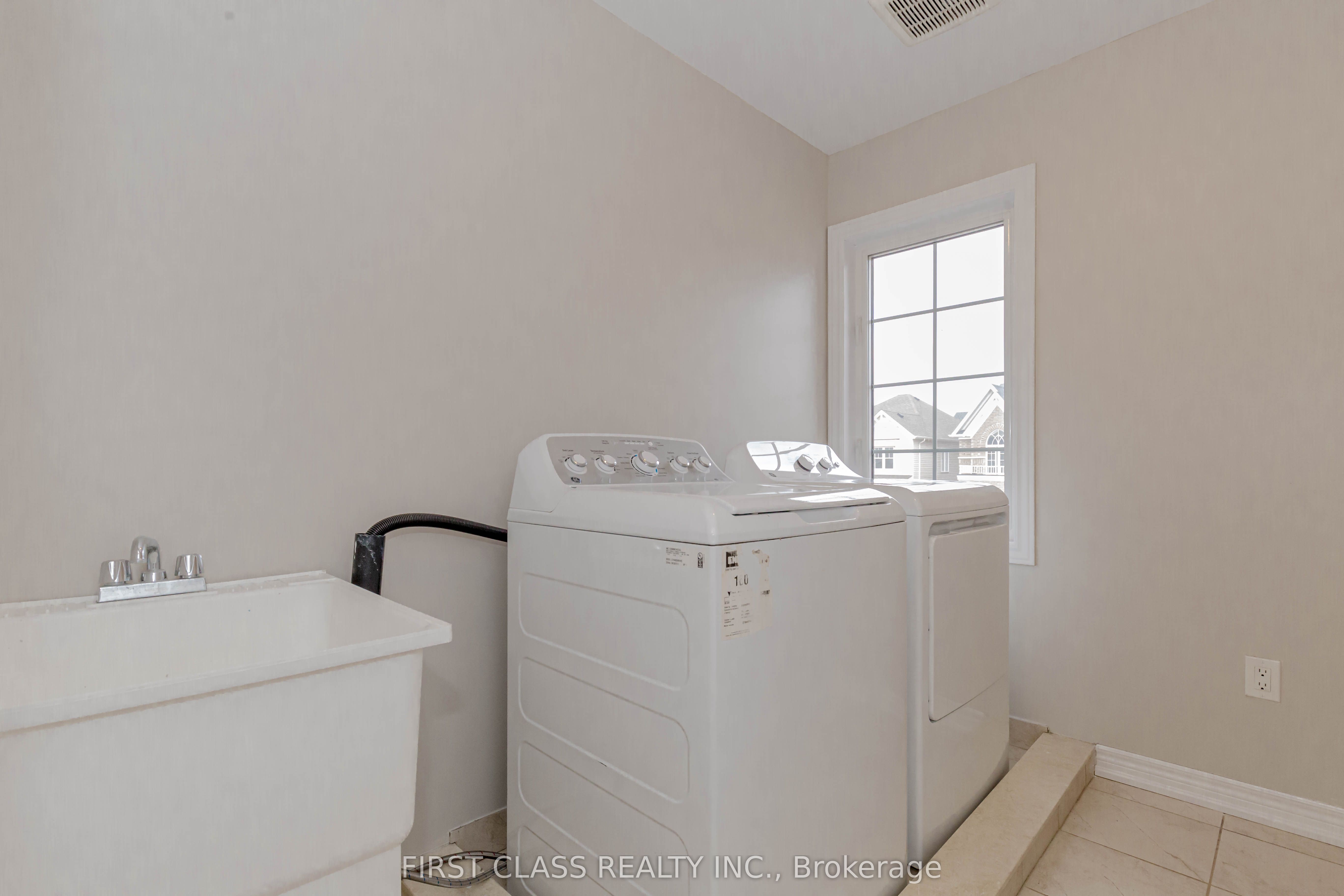 24 Weatherall Avenue Property Photo 35