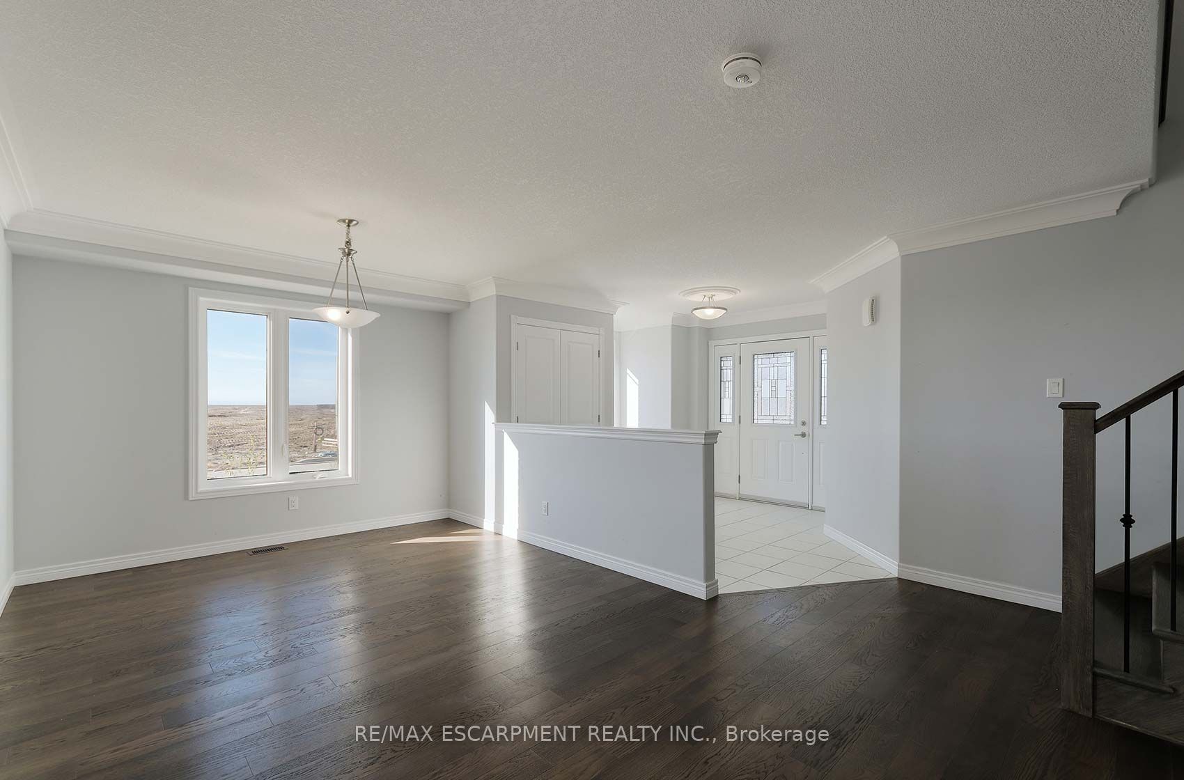 901 Bamford Terrace Property Photo 3