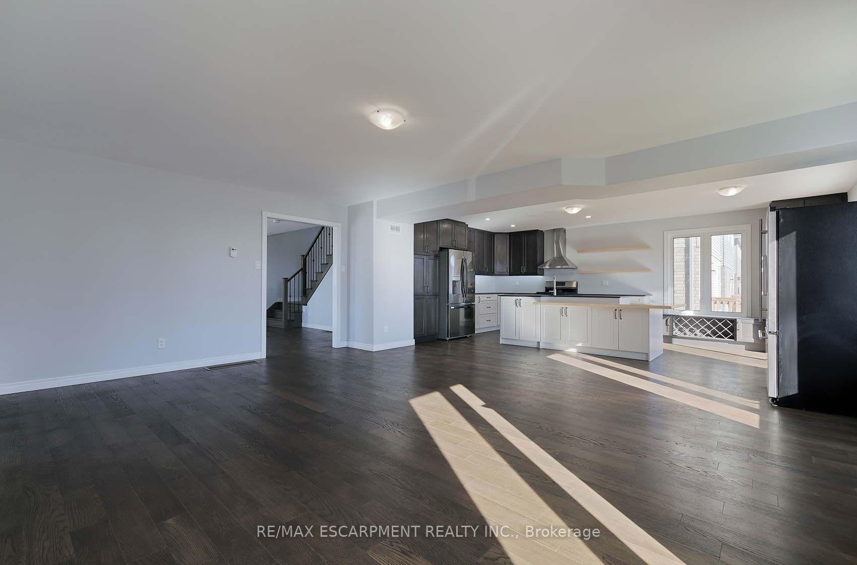 901 Bamford Terrace Property Photo 7