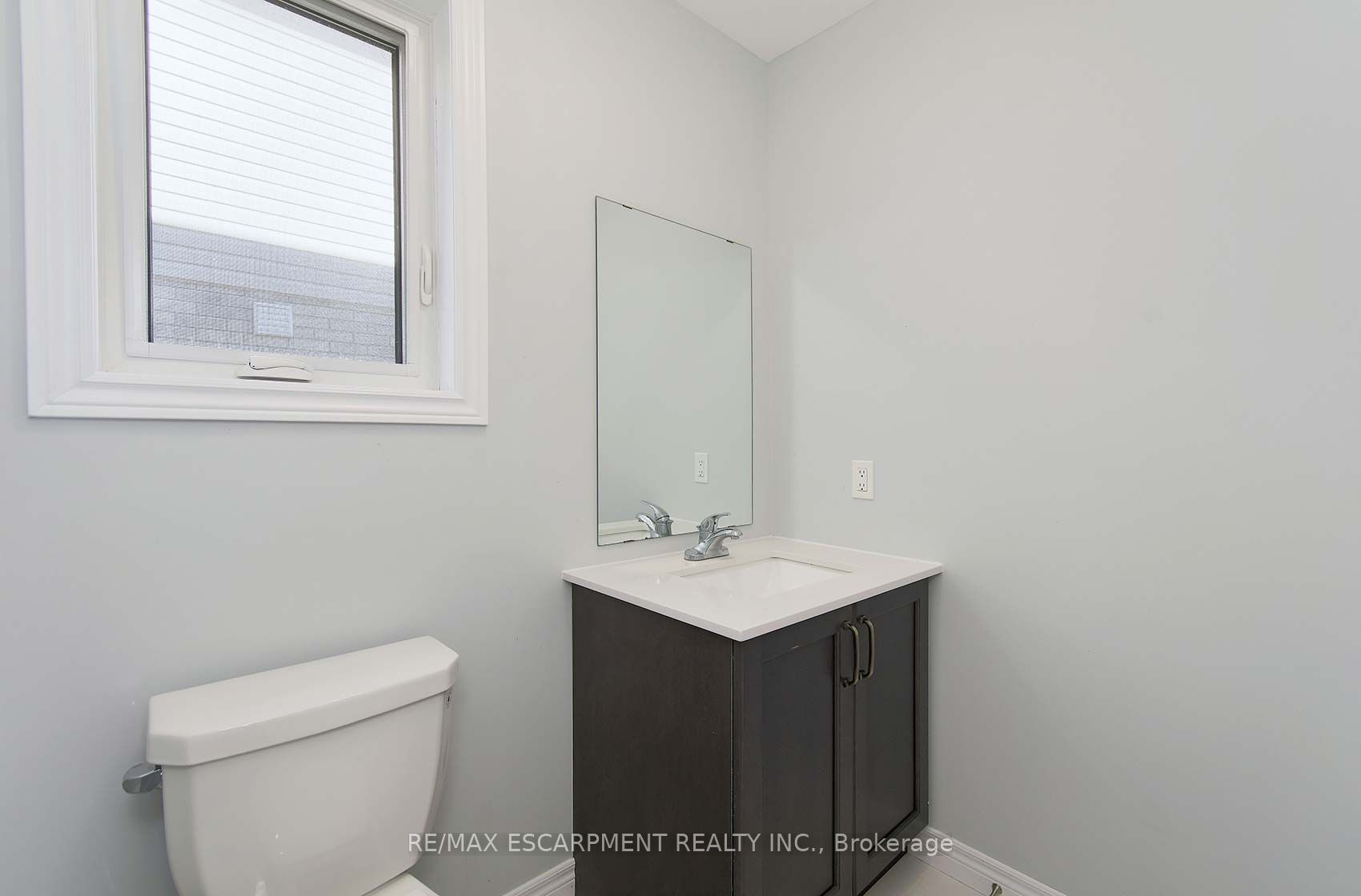 901 Bamford Terrace Property Photo 12