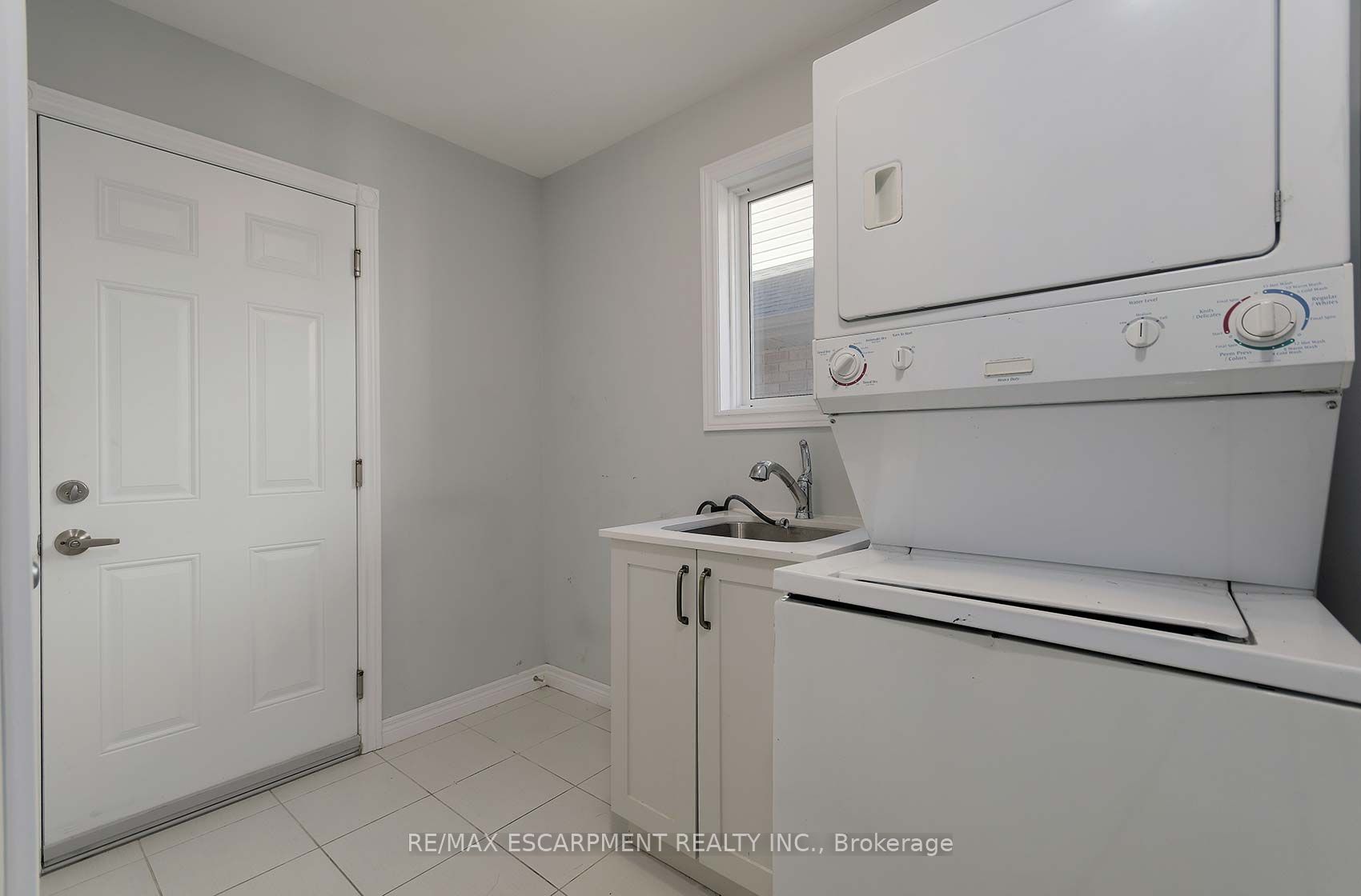 901 Bamford Terrace Property Photo 13