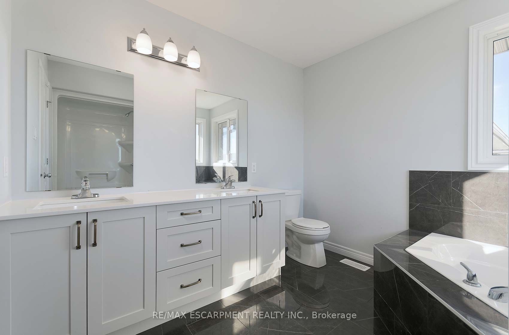 901 Bamford Terrace Property Photo 17