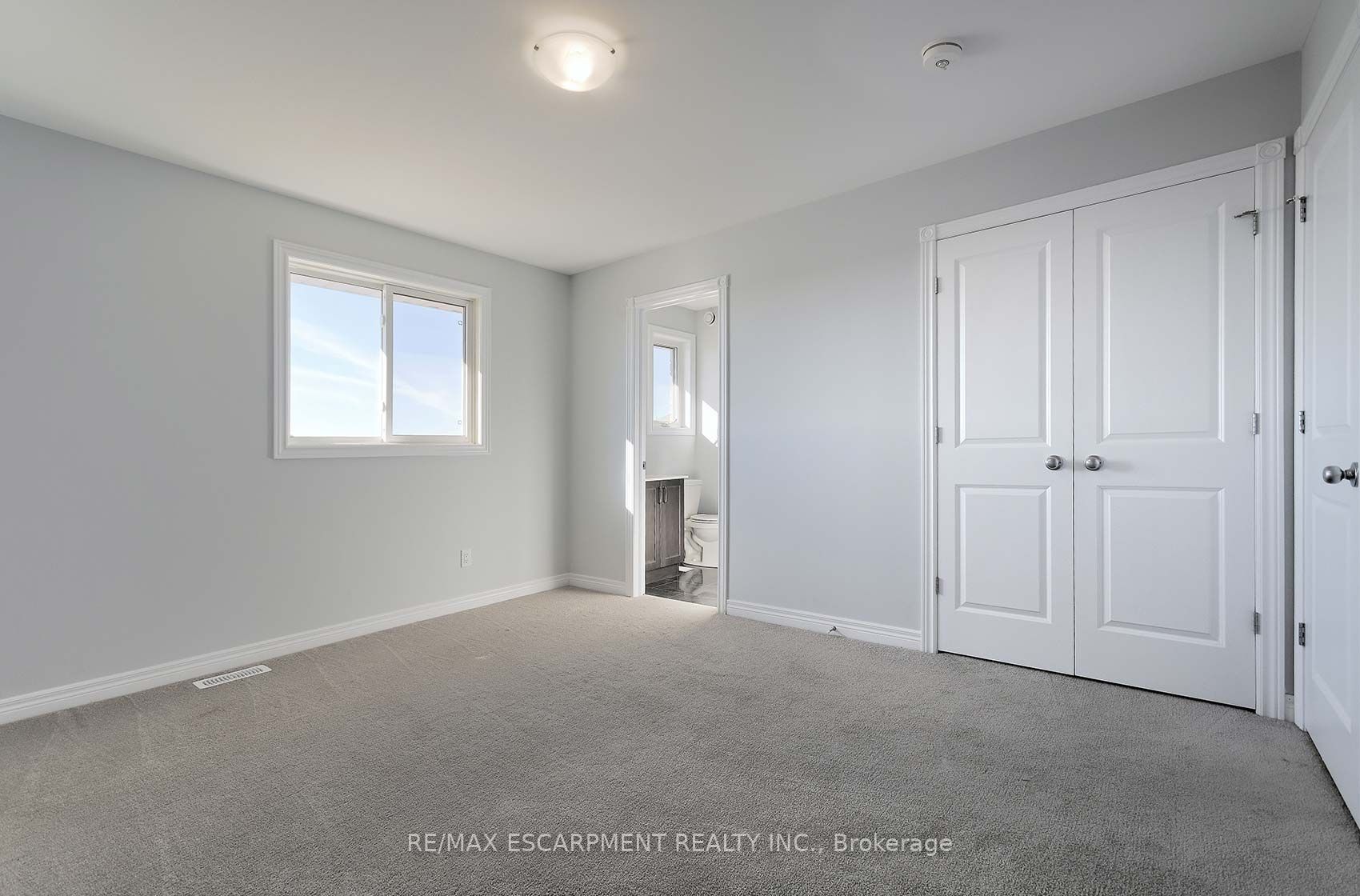901 Bamford Terrace Property Photo 21