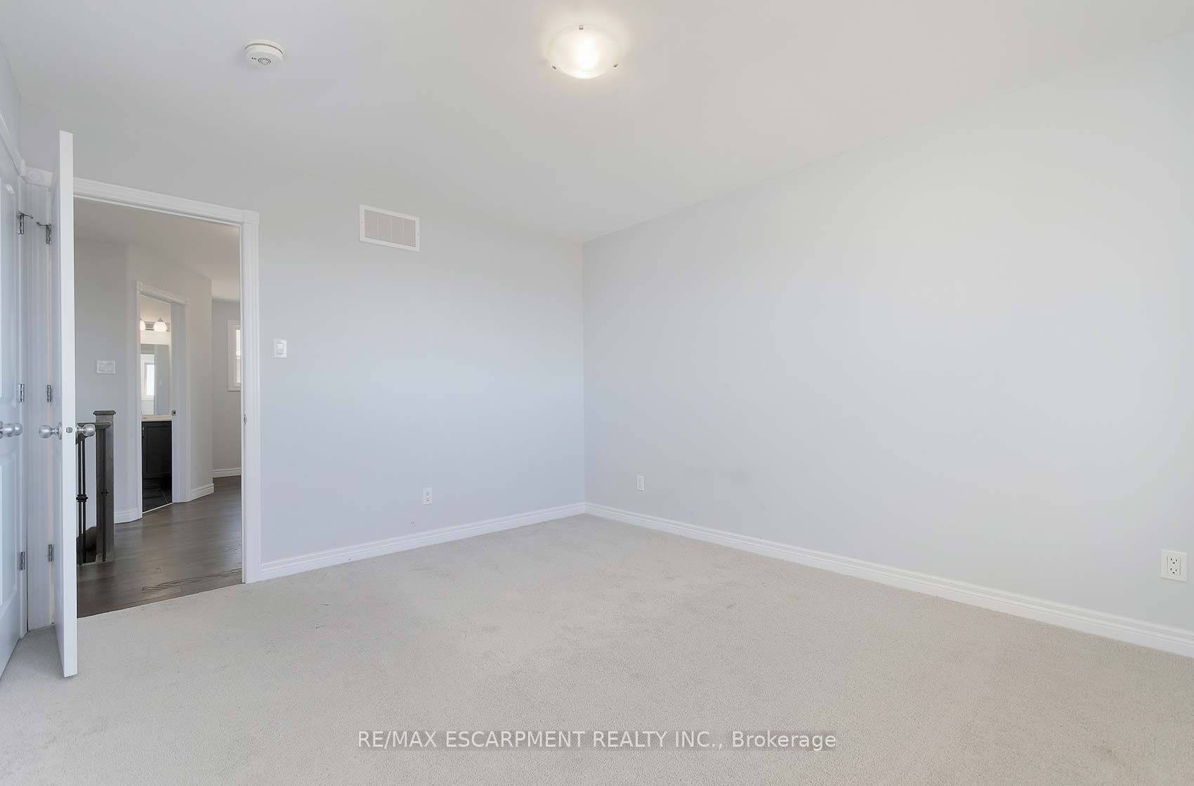 901 Bamford Terrace Property Photo 22