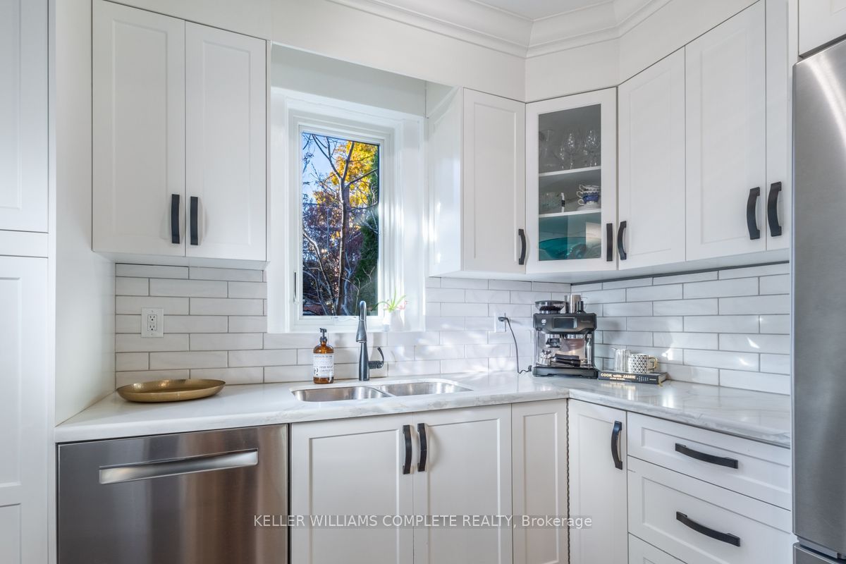 86 Eastbourne Avenue Property Photo 16