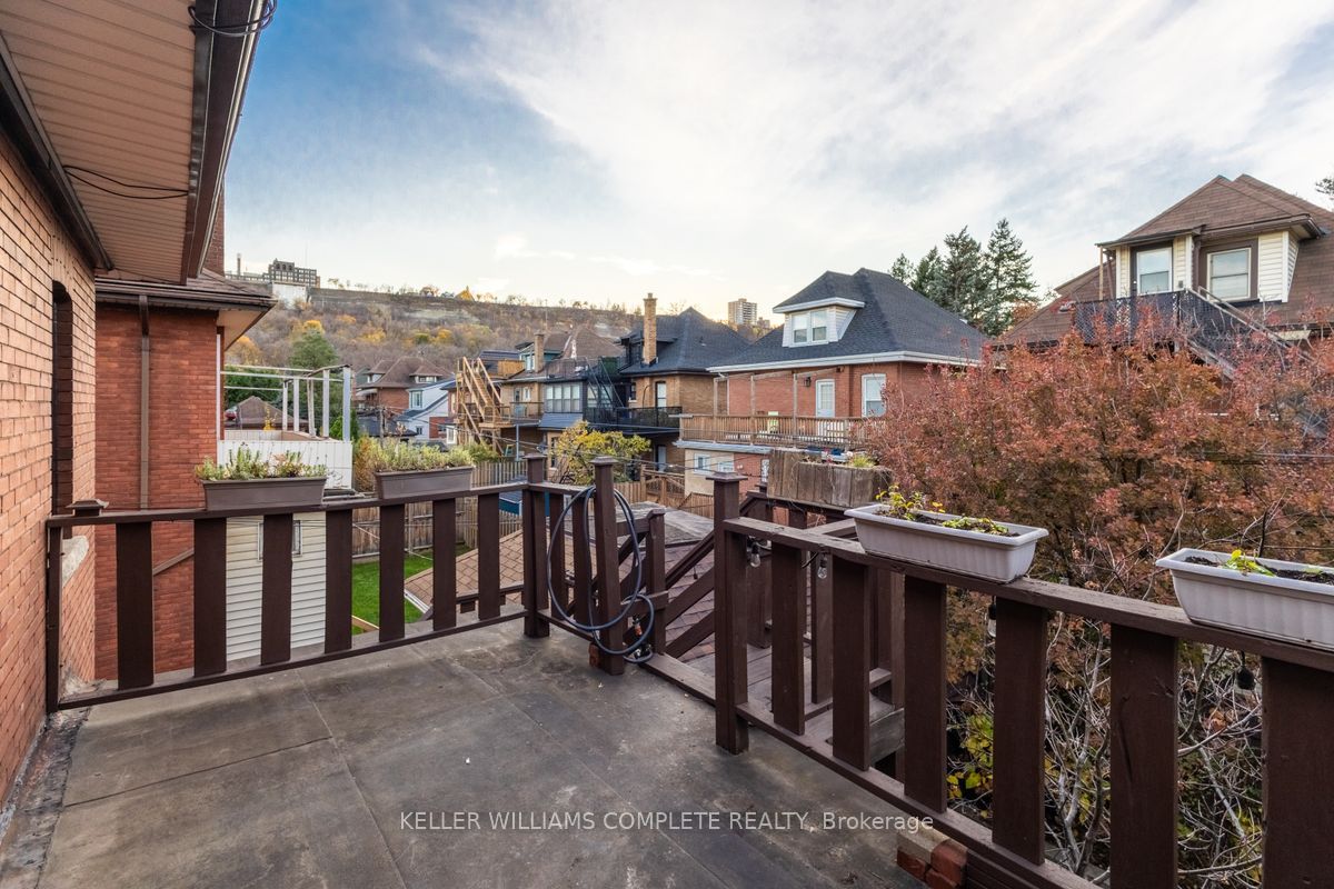 86 Eastbourne Avenue Property Photo 36
