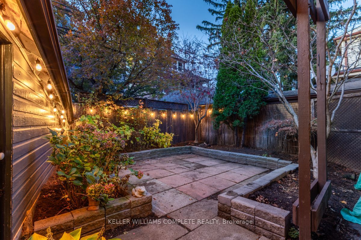 86 Eastbourne Avenue Property Photo 39