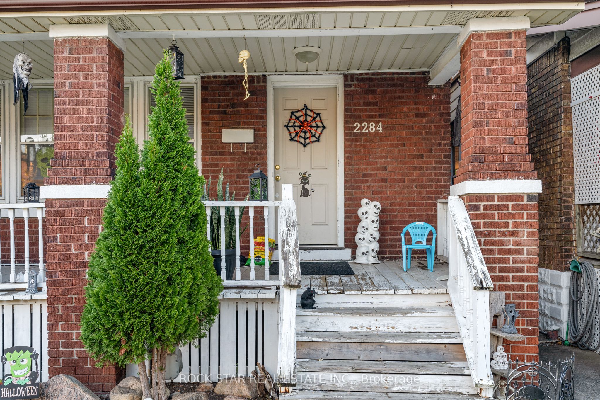 2284 Fraser Avenue Property Photo 2