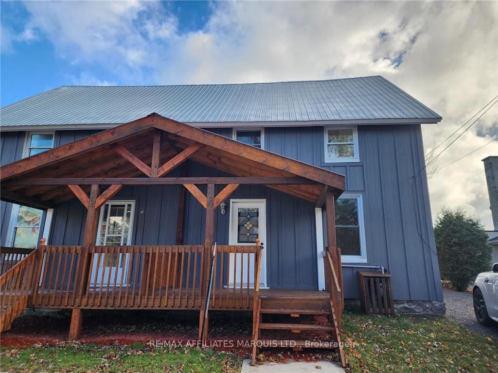 14 Oak Street Property Photo