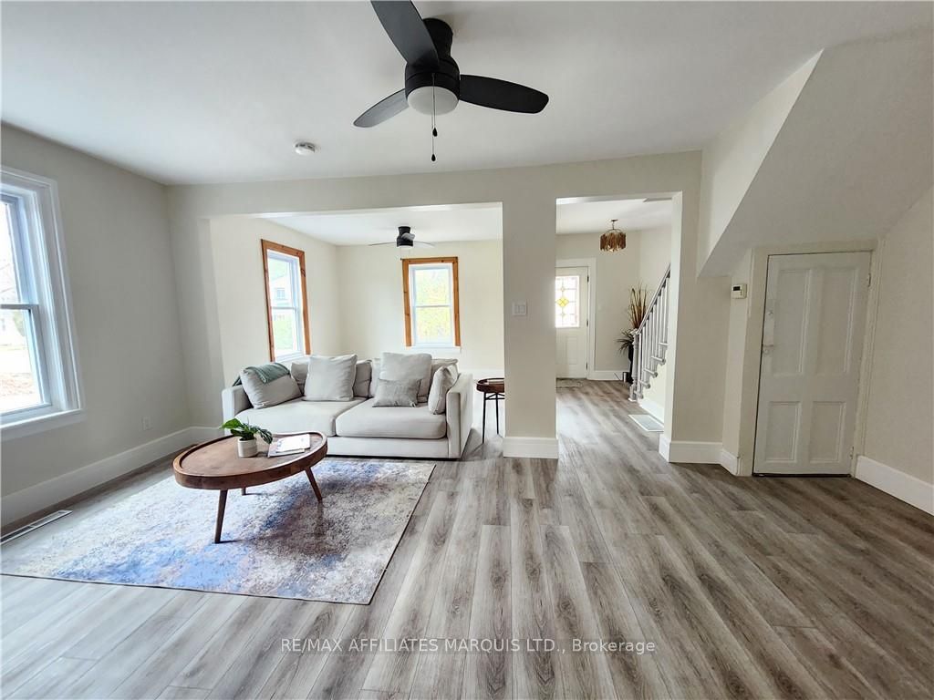 14 Oak Street Property Photo 2