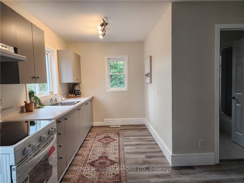 14 Oak Street Property Photo 5