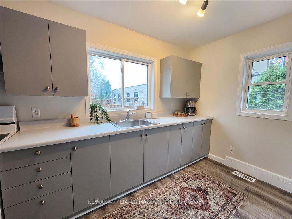 14 Oak Street Property Photo 6