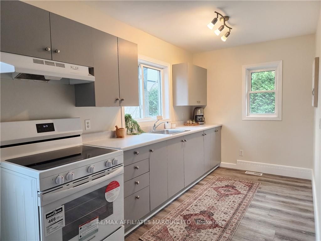 14 Oak Street Property Photo 8