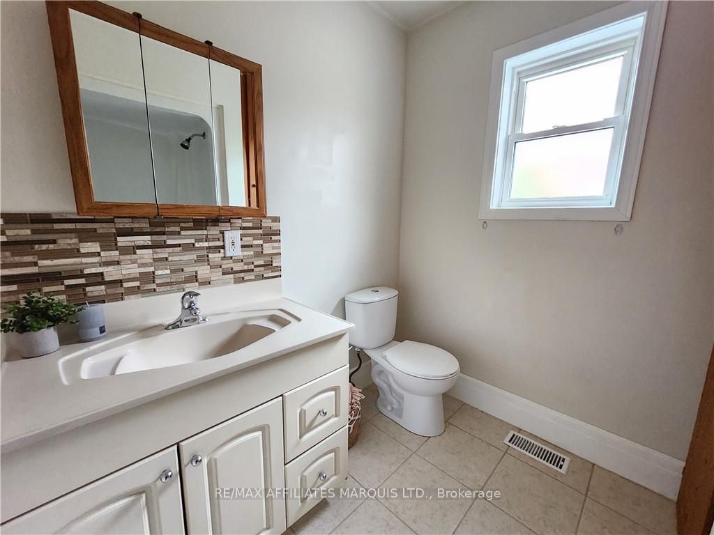 14 Oak Street Property Photo 10