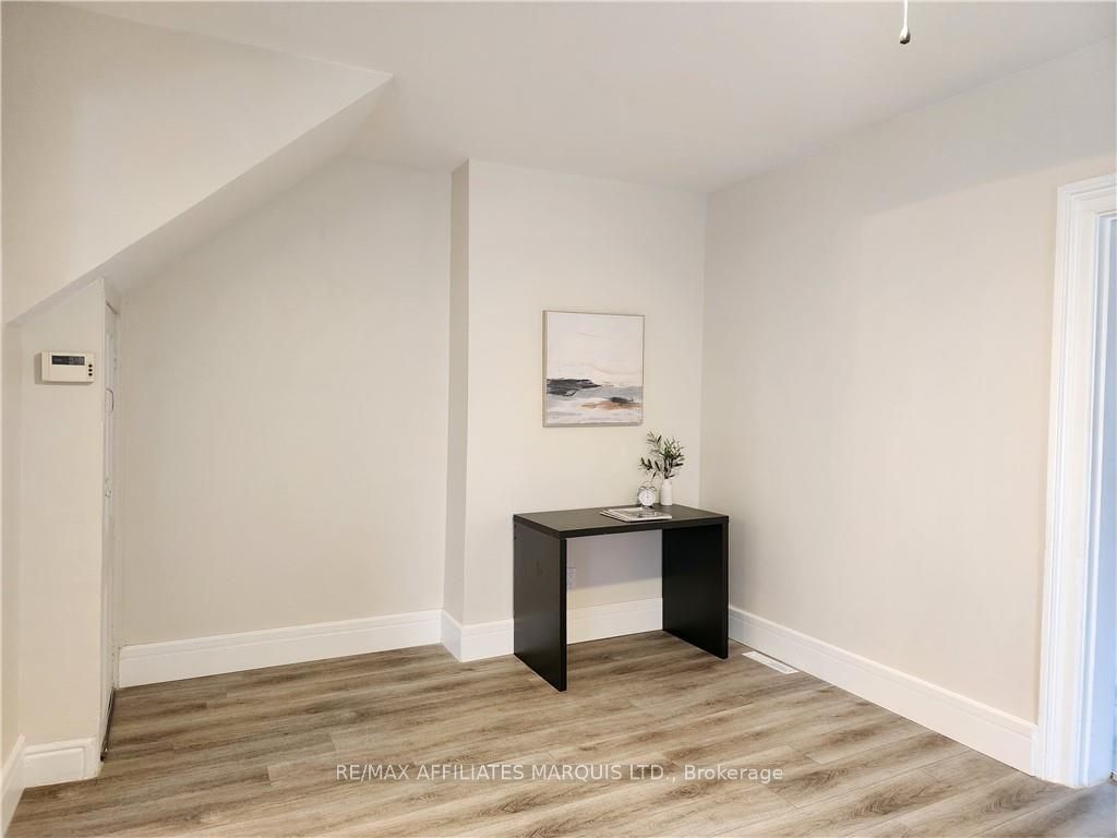 14 Oak Street Property Photo 12