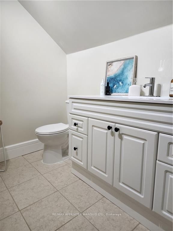 14 Oak Street Property Photo 17