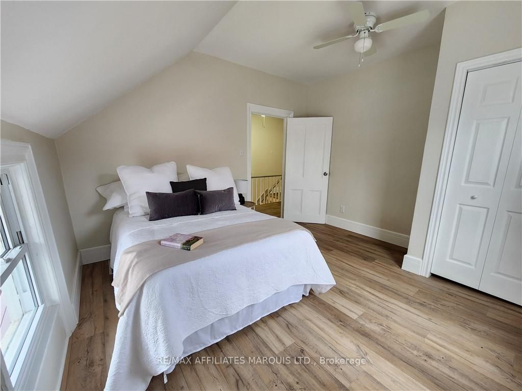 14 Oak Street Property Photo 18