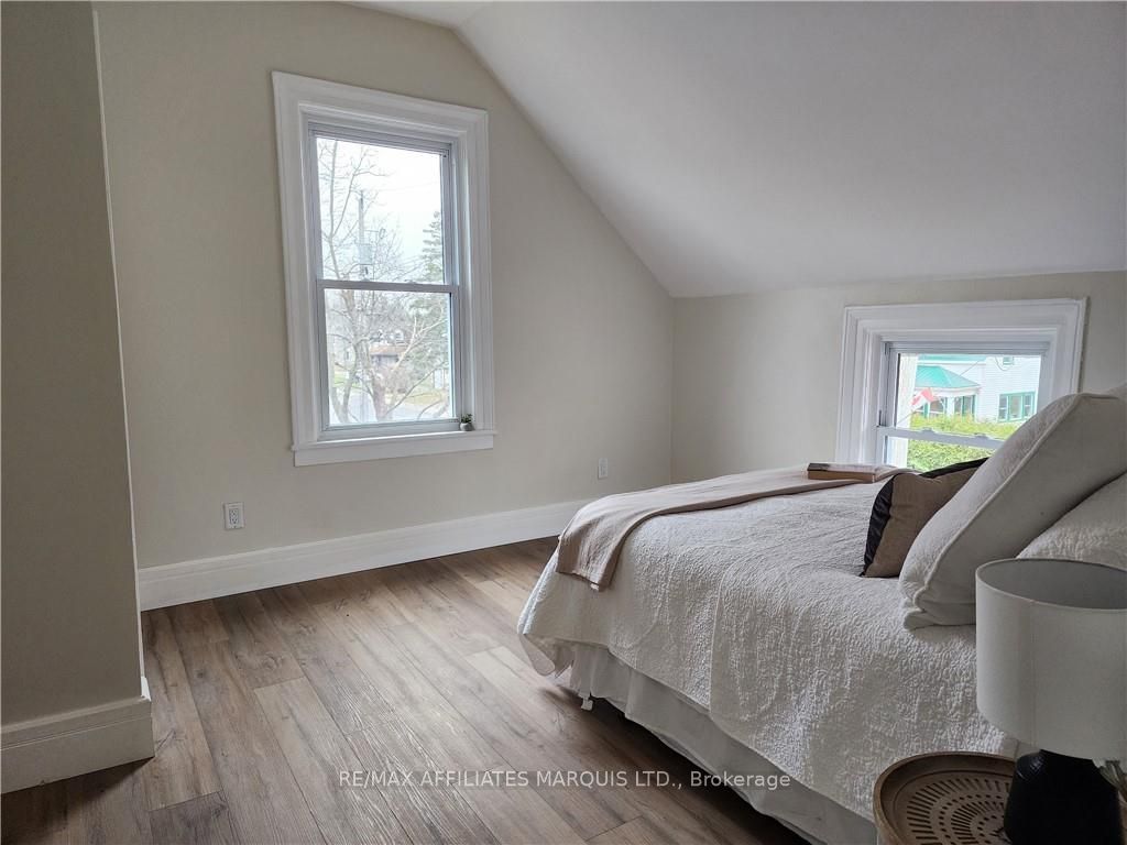 14 Oak Street Property Photo 19