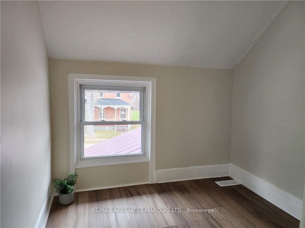 14 Oak Street Property Photo 21