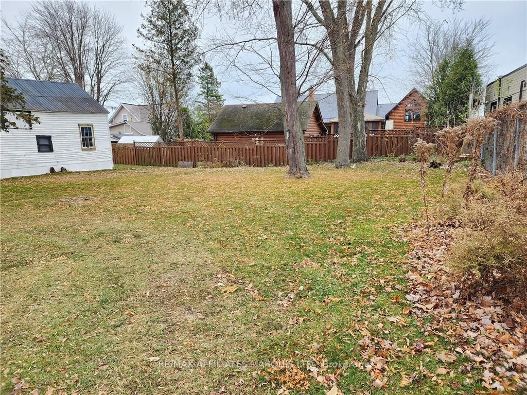 14 Oak Street Property Photo 22