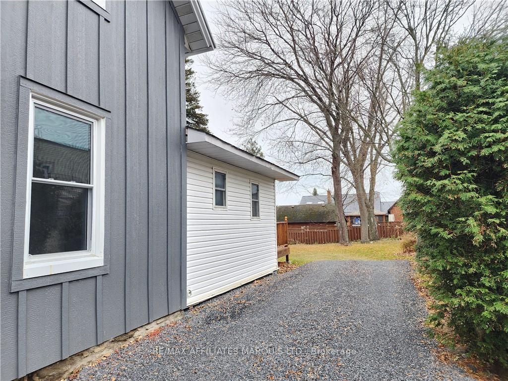 14 Oak Street Property Photo 23