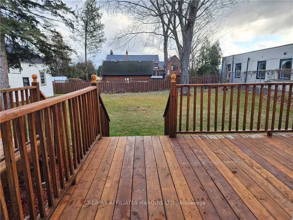 14 Oak Street Property Photo 25