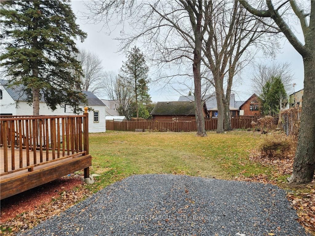 14 Oak Street Property Photo 28