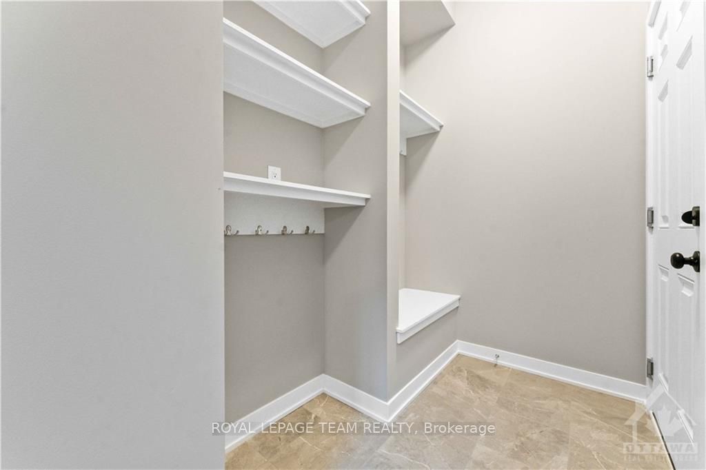 667 Fenwick Way Property Photo 11