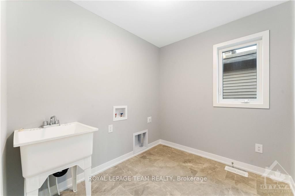 667 Fenwick Way Property Photo 18