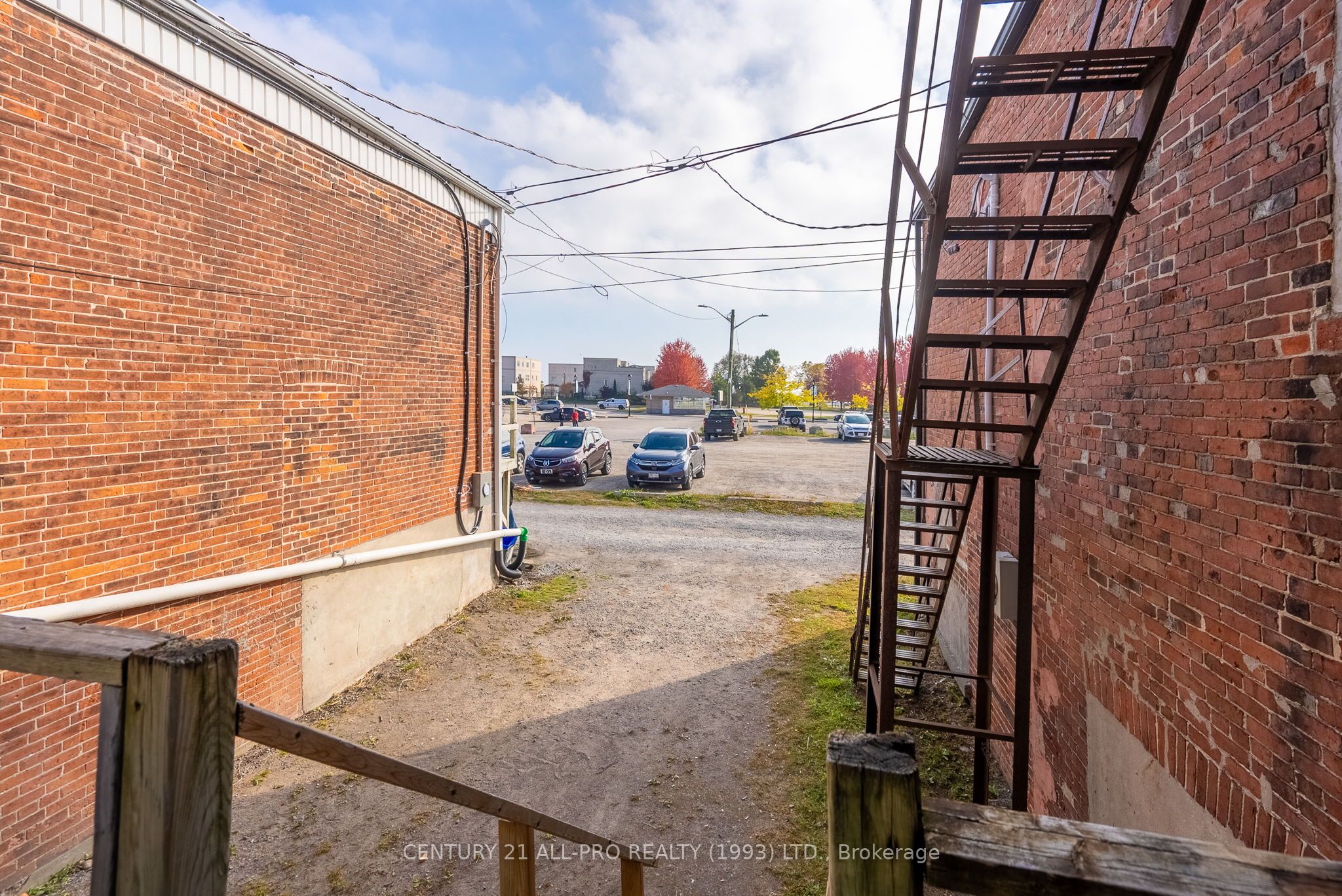 39 King Street Property Photo 6