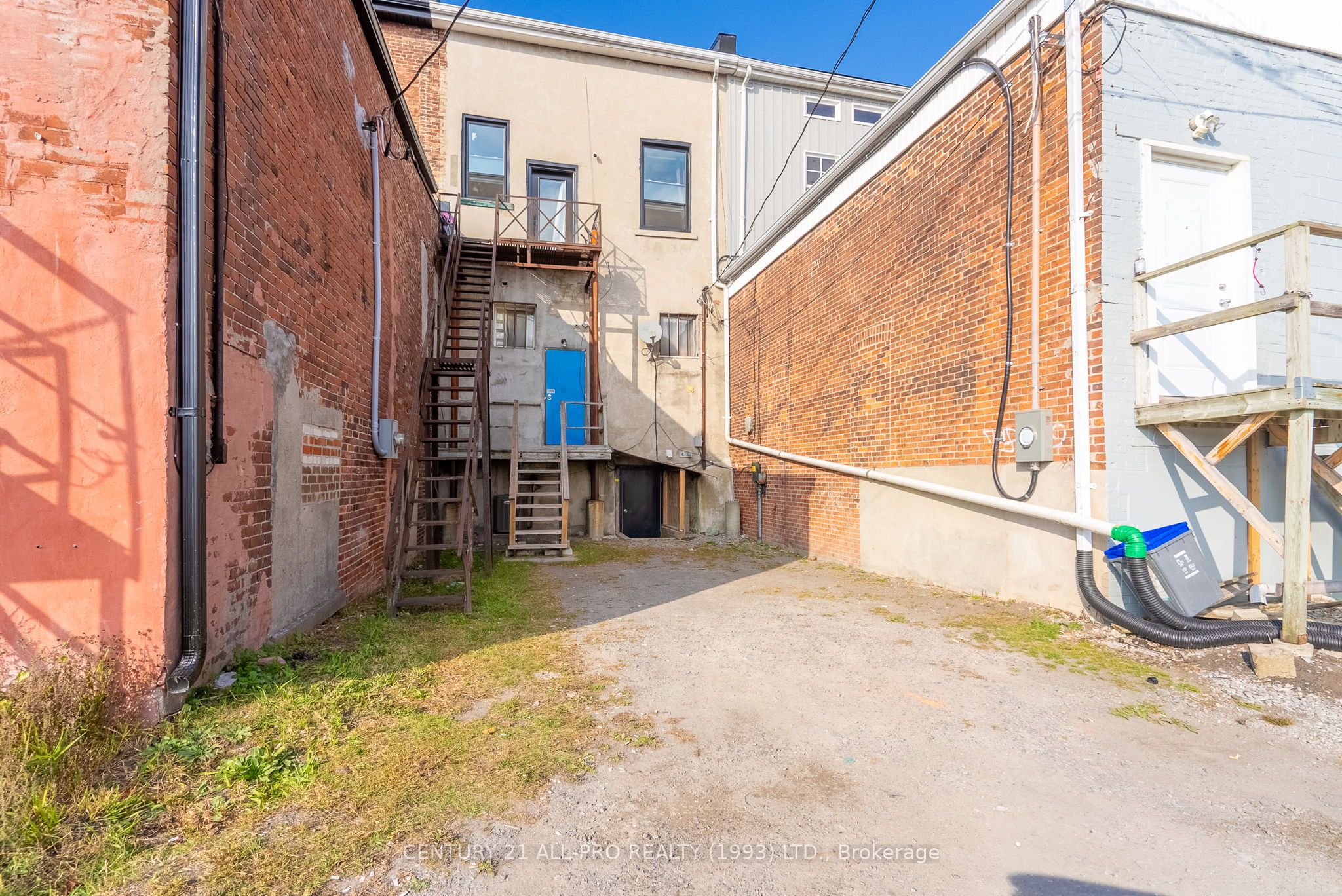 39 King Street Property Photo 7