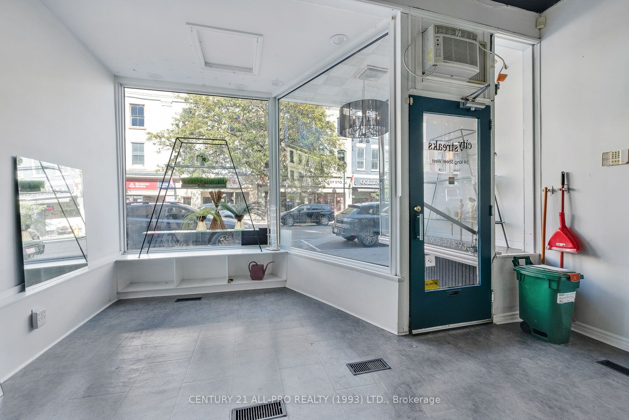 39 King Street Property Photo 11