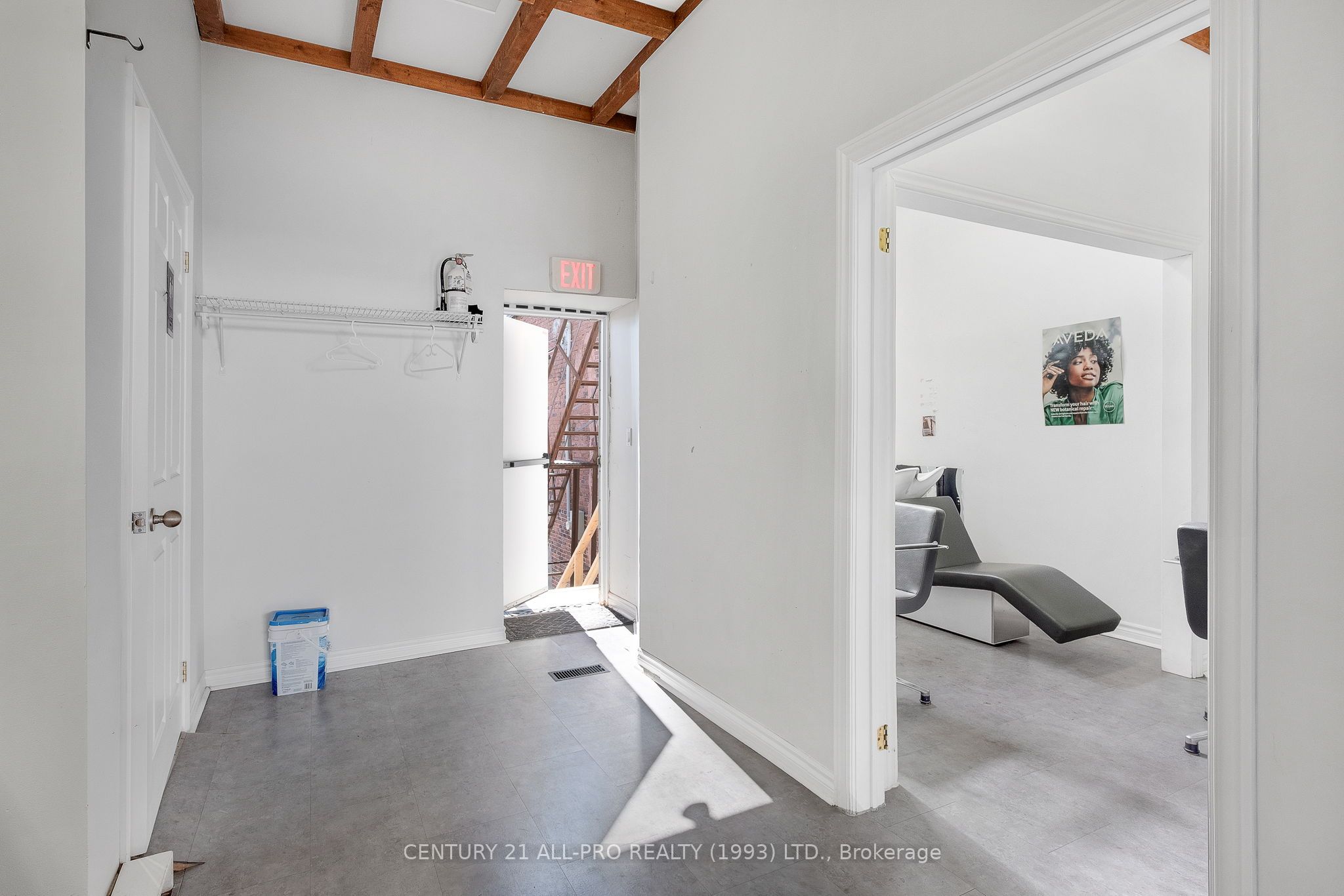 39 King Street Property Photo 21