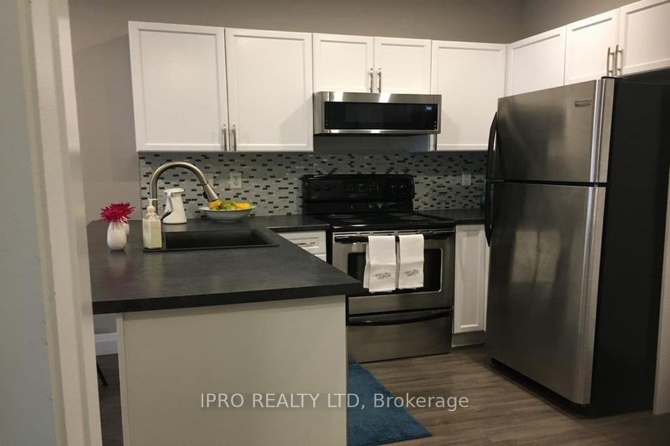 8 Harris St Property Photo 6