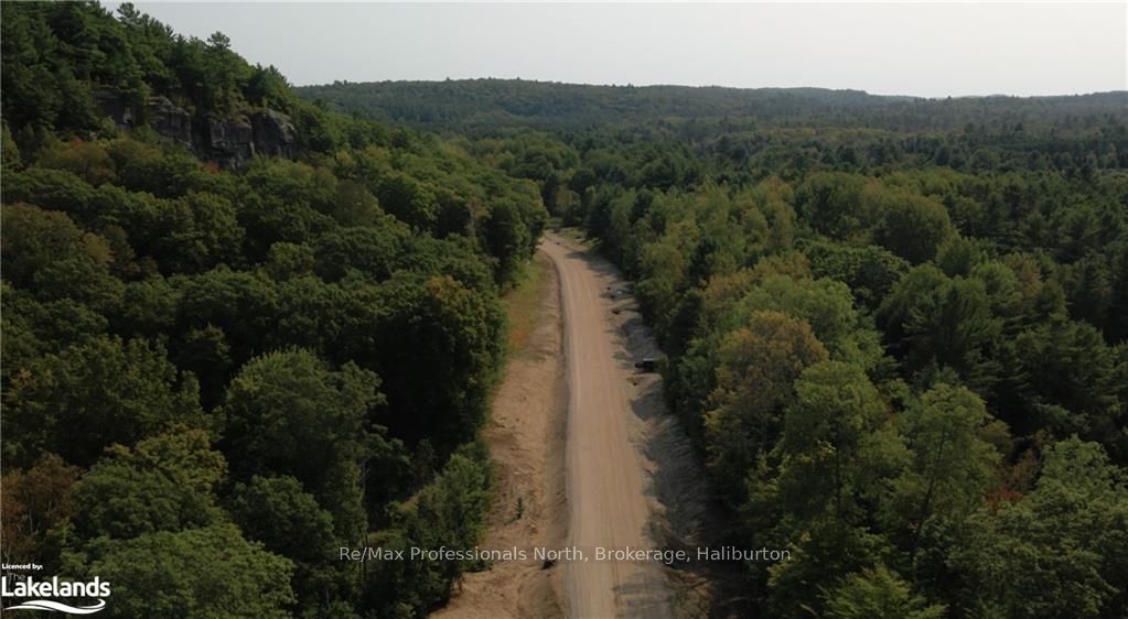 1071 Hawk Valley Road Property Photo 4
