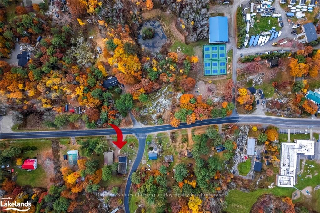 2512 Honey Harbour Road Property Photo 2