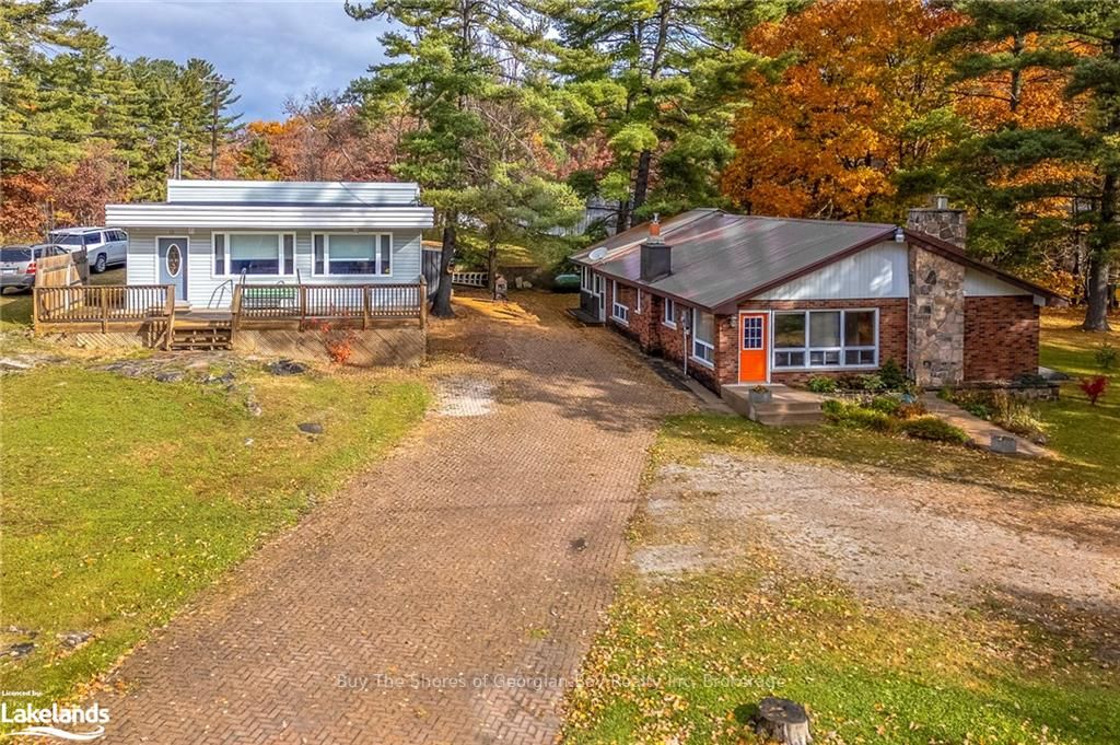 2512 Honey Harbour Road Property Photo 4