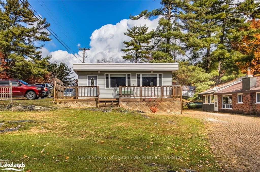 2512 Honey Harbour Road Property Photo 5