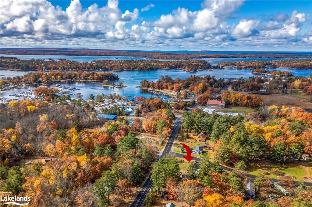 2512 Honey Harbour Road Property Photo 6